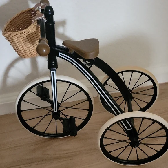 American Girl Samantha's Three Wheeled Bicycle with Basket